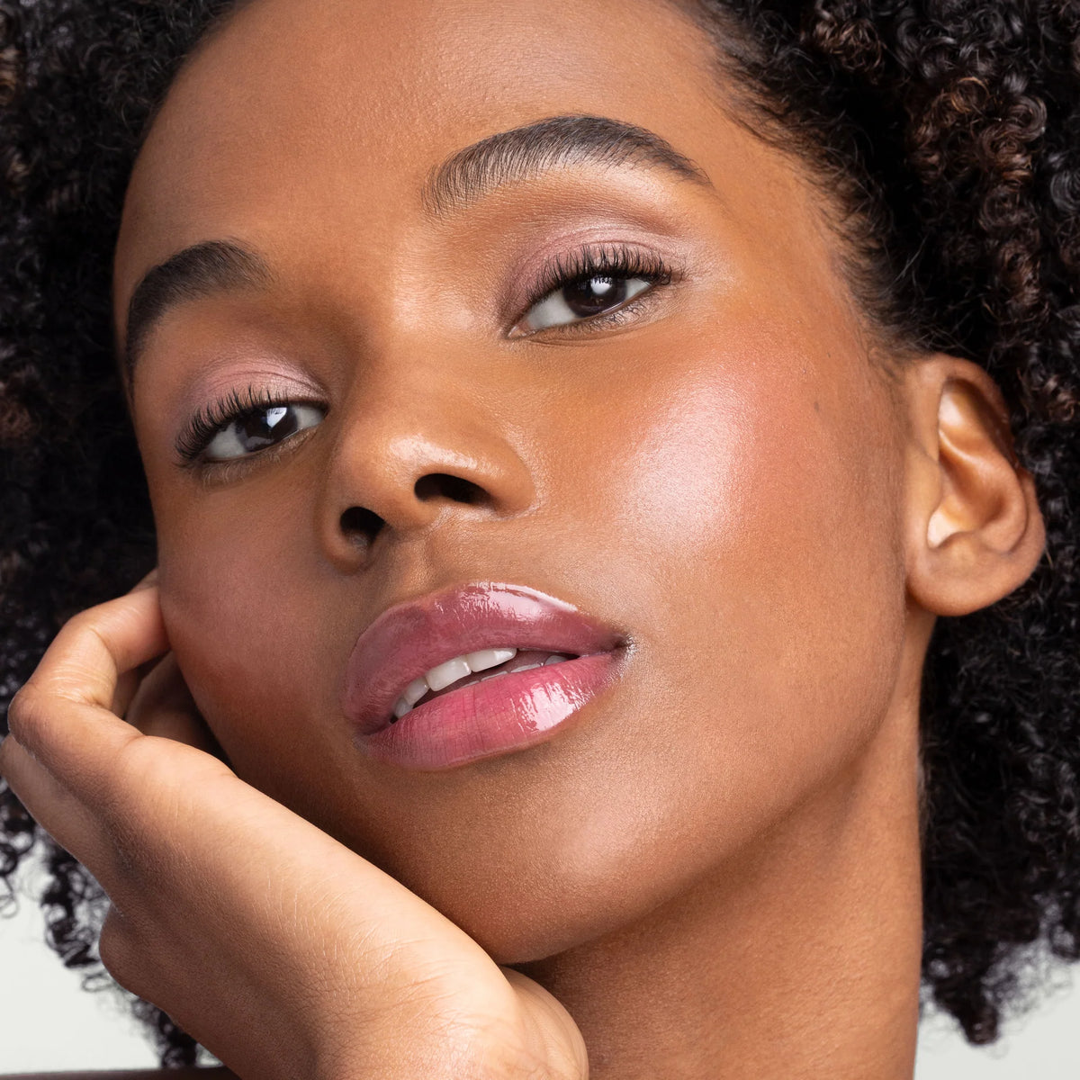 Jane Iredale Just Kissed™ pH Lip Oil Blooming Berry